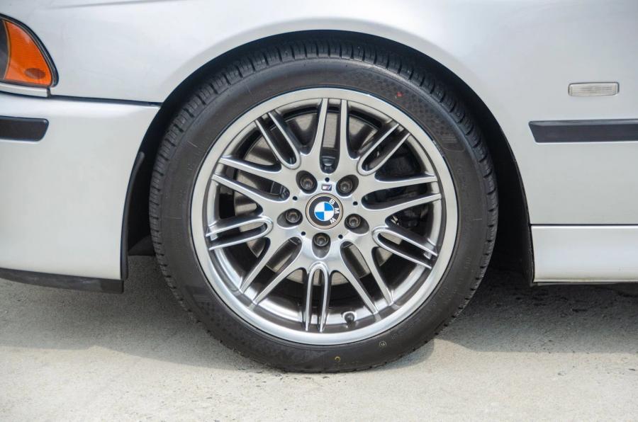 Колеса BMW M5 (E39) 2003 года  (фото 119 из 148)